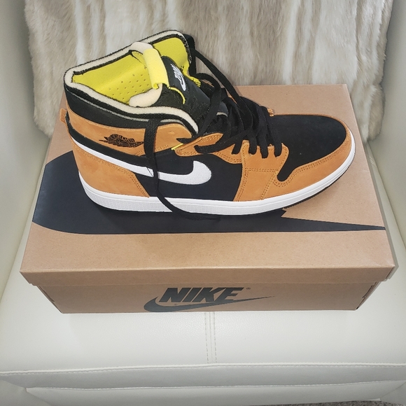 Shoes - Picture 2 of 3